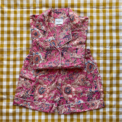 Pyjama short rose imprimé hibiscus